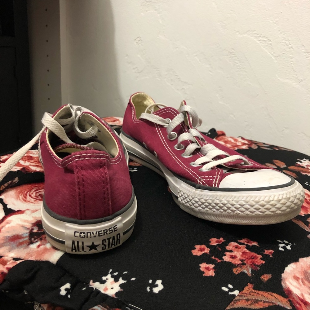 Maroon converse